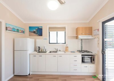 superior-one-bedroom-cabin-kitchen